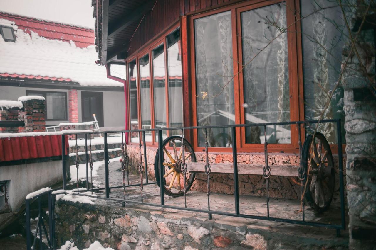 Hanul Vanatorului Gureni Bagian luar foto
