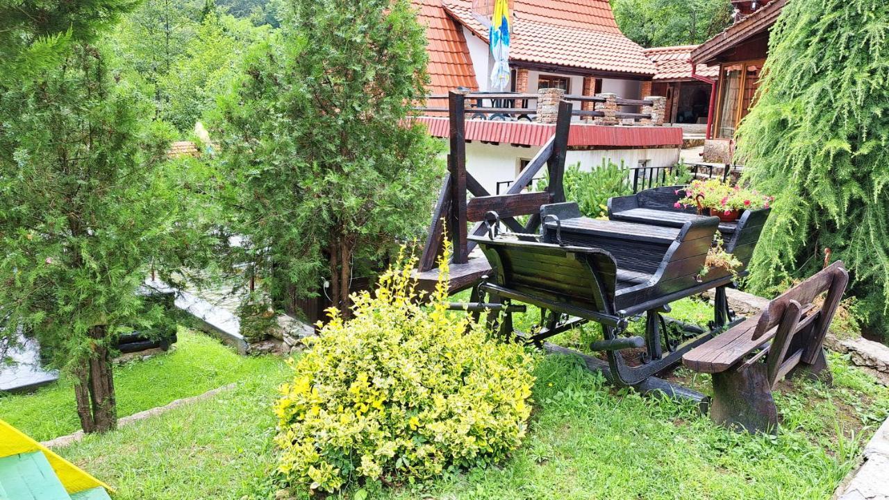 Hanul Vanatorului Gureni Bagian luar foto