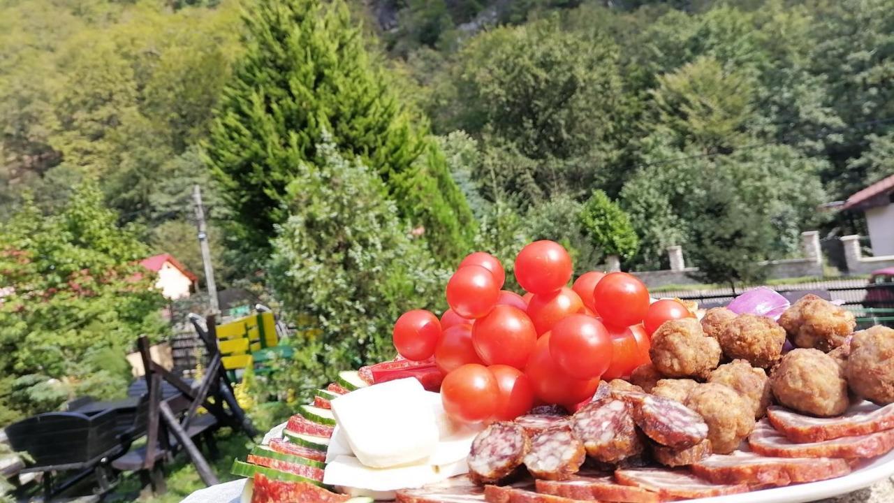 Hanul Vanatorului Gureni Bagian luar foto